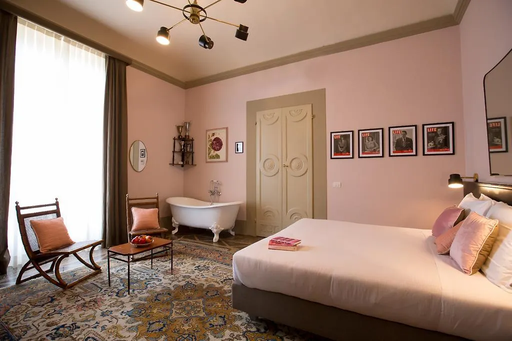 *** Alojamento de Acomodação e Pequeno-almoço Adastra Suites Florença Itália