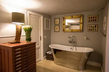 فندق مبيت وإفطار فلورنس Adastra Suites