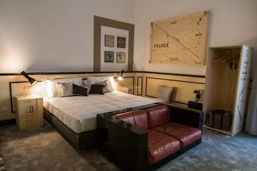 فلورنس Adastra Suites 3*,